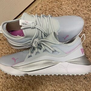 Puma Women's Pacer Future Allure Article Ice sneaker. Size 8.5.